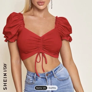 Topp  - Super söt röd topp från SHEIN, aldrig använd 