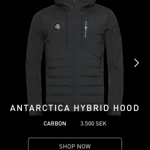 Sailracing jacak - Jag säljer den här Sailracing jackan den är använd ett få tal gånger,kvitto kan finnas om jag hittar de annars finns de på mailen