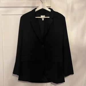 Blazer - Oversized blazer från hm. Använd en gång 