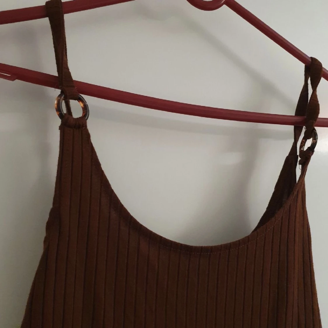 Oanvänt brunt linne  - 91