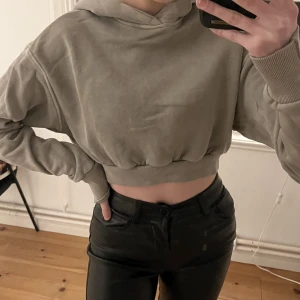 Reebok hoodie  - Bra skick men kommer inte till någon användning😊 Köparen står för frakten 👍🏼