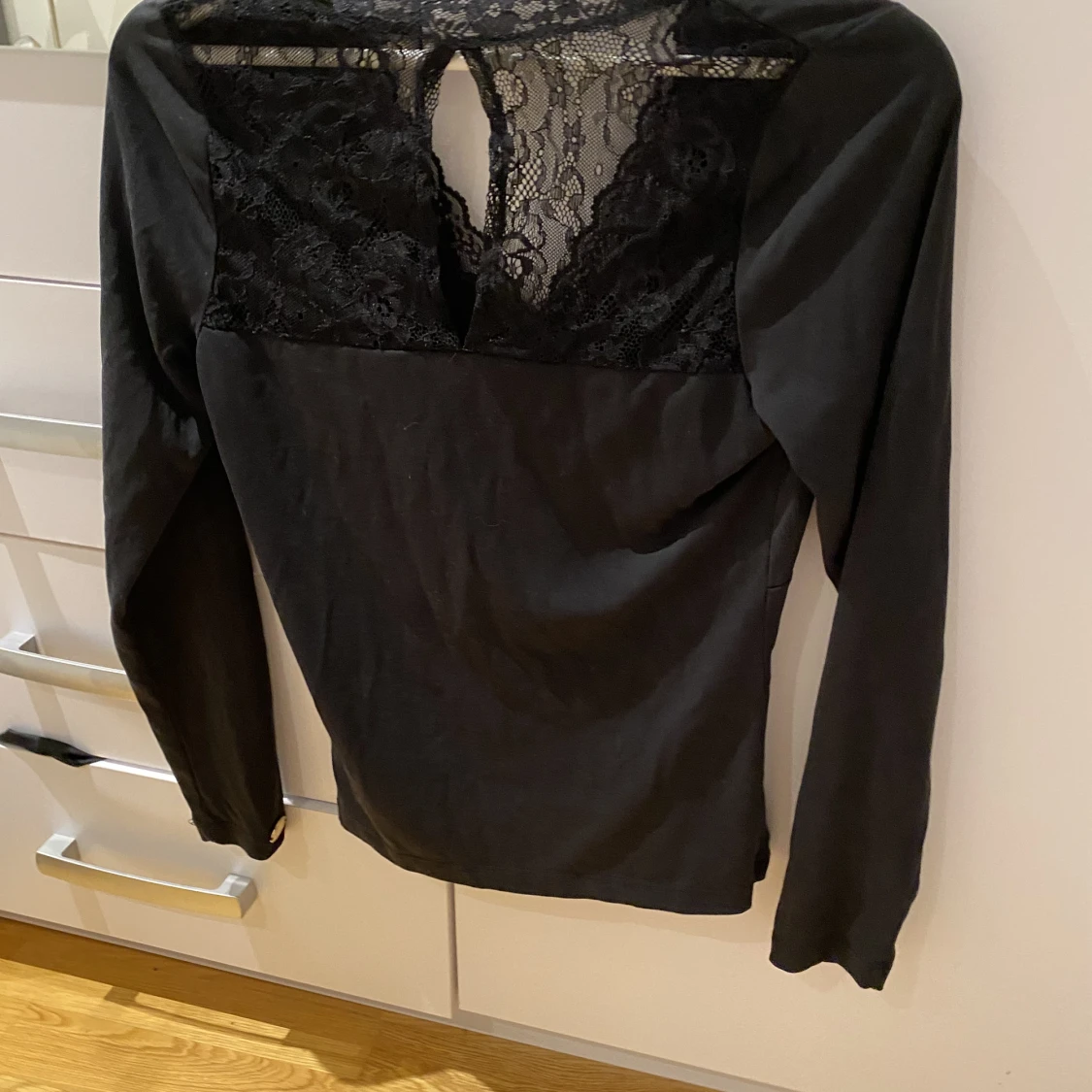 Långärmad tröja med spets  - 90