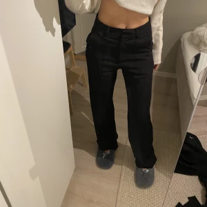 kostymbyxor - Kostymbyxor från madlady som endast är använda ett fåtal gånger🤍