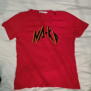 Nakd tröja - T-shirt från Nakd. Köparen står för frakt 