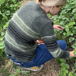 Grön stickad tröja - En superfin grön stickad tröja som inte kommer till användning 