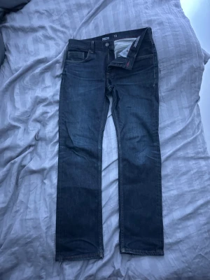 Tommy Hilfiger jeans  - Mörkblå Tommy hilfiger jeans Straight  Cond:9/10 