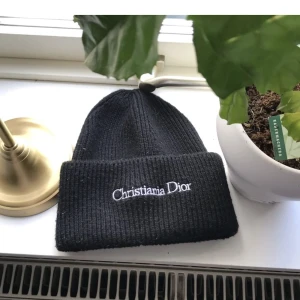 Christiana dior  - Använd men fint skick :)