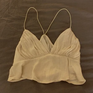 Topp  - Aldrig använd! Finns i både storlek XS och S!! 