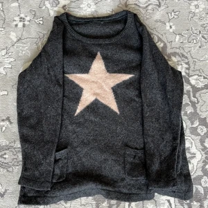 Vintage sweatshirt  - Riktigt fet Japansk designad sweatshirt med två små fickor  som jag köpte på en auction, nu är den för liten så vill sälja vidare den