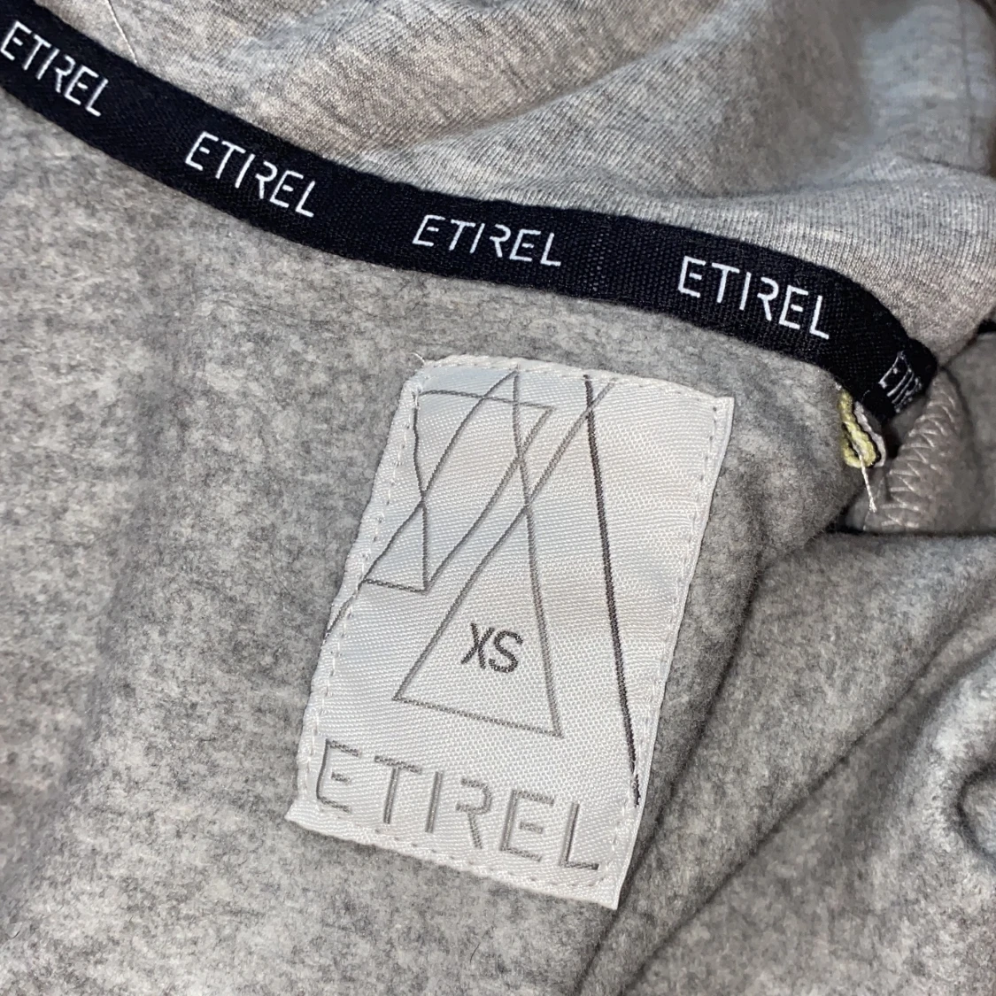 etinel huvtröja  - 91