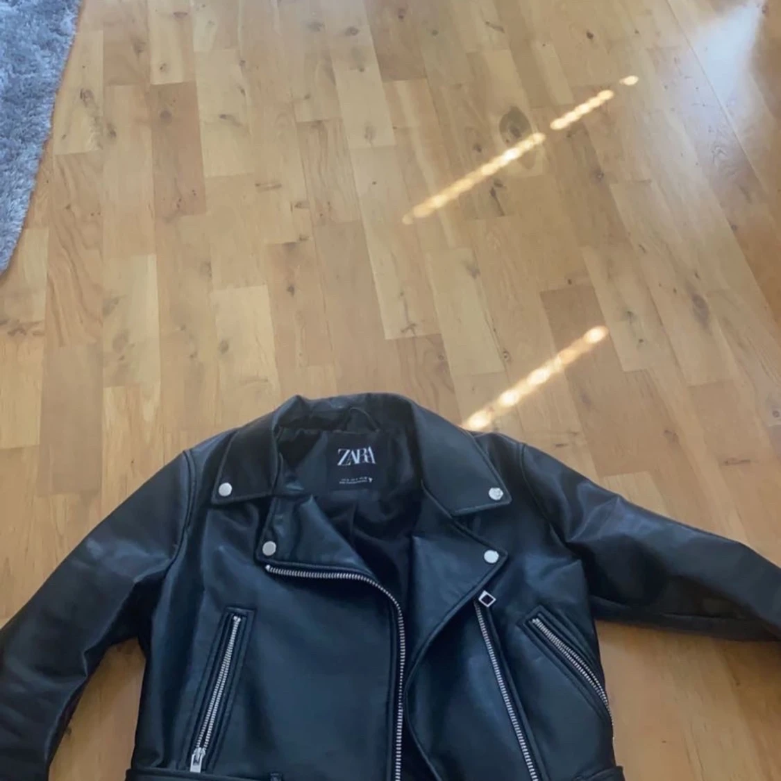 Skinn jacka zara 