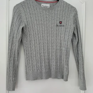 Bondelid tröjor  - Fint skick, knappt använda. Den ena är i stl S men sitter som xs o den andra är i xs. En för 100, båda för 150. Priset är inkl frakt 