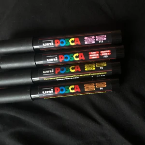 Posca fluorecent - Säljer mina posca som aldrig kom till användning, testade men oanvända. Säljer helst alla samtidigt, 1x 35kr. PS: klickar du köp direkt köper du alla 4 samtidigt! 