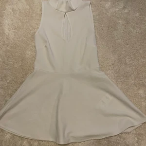 Topp - Vit topp från bubbleroom. Använd endast en gång. Storlek xs.