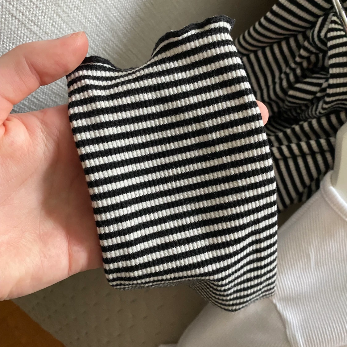 Ribbad randig tröja - 90