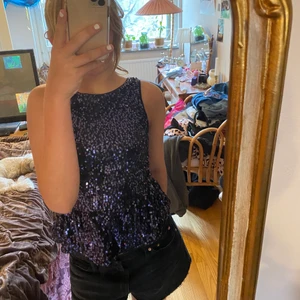 Glitter topp - Säljer denn coola glitter topp