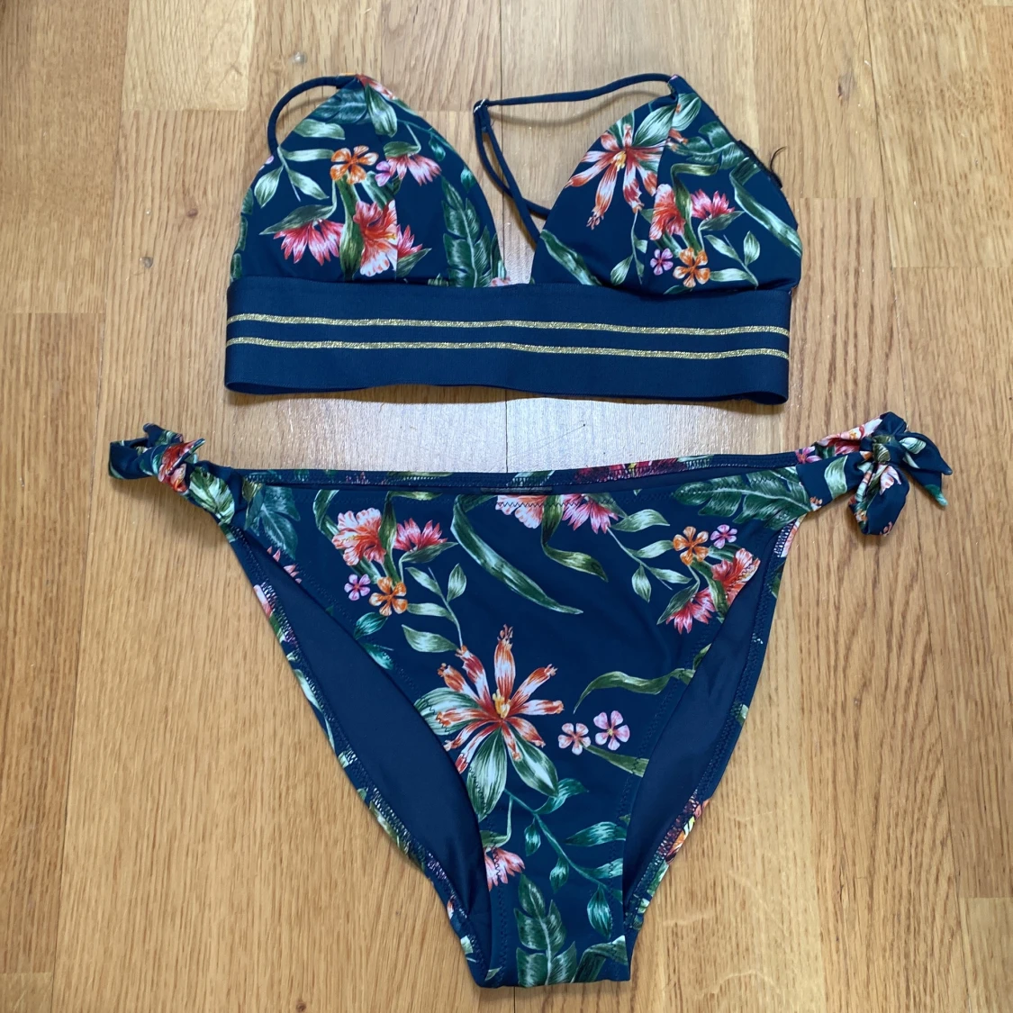 Blommig bikini