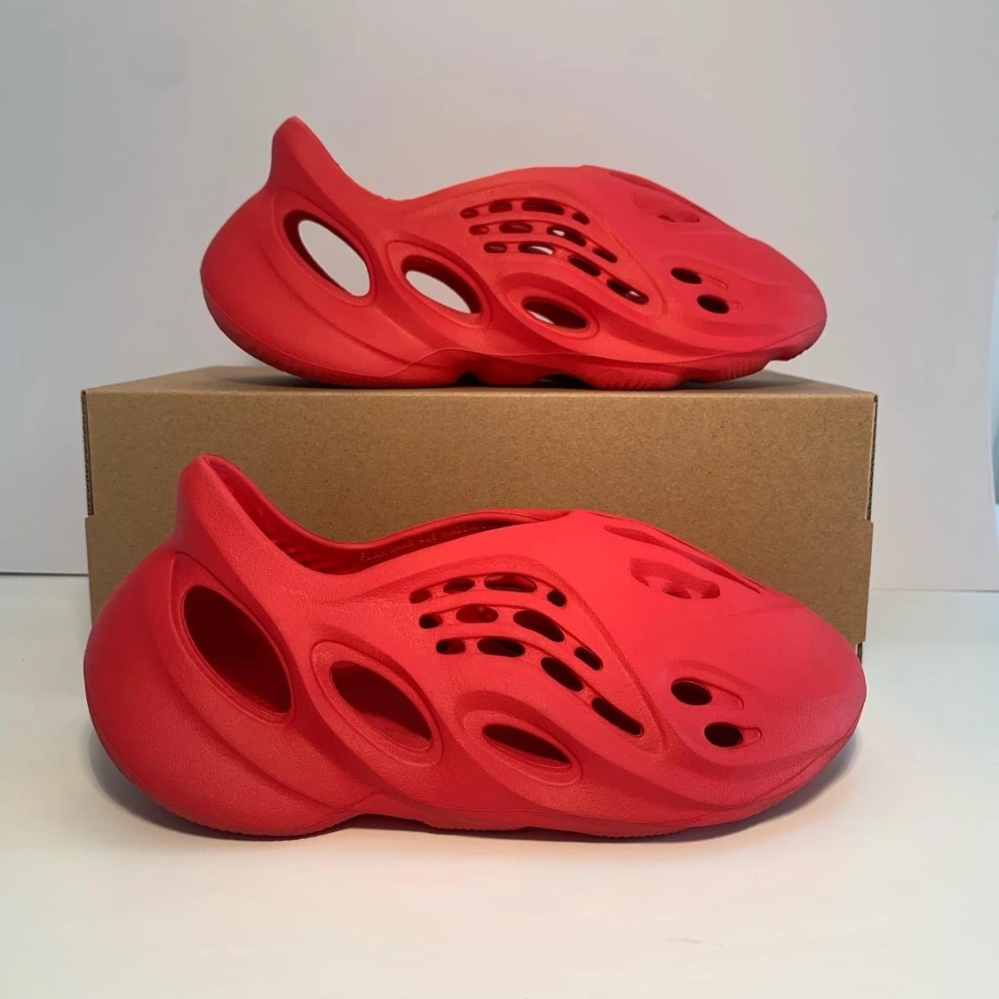 Yeezy foam runner vermillion 