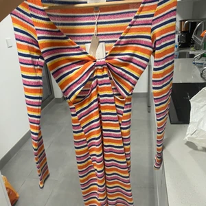 Stickad klänning - Oanvänd klänning från pull&bear 