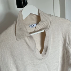 Stickad från zara - Fin tröja till hösten🌟🌟 ganska liten i storlek, tycker den passar small!