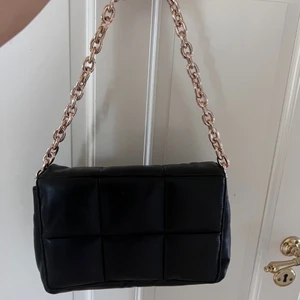 Väska  - Helt oanvänd 