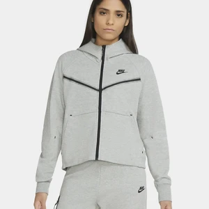 Nike tech fleece (söker) - Söker en grå Nike tech fleece zip-up hoodie för ett bra pris. Helst strl xs/s eller m.