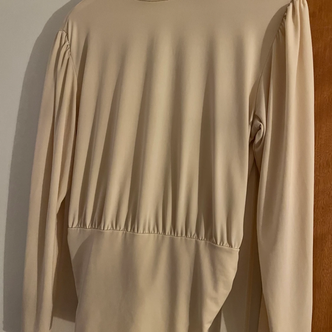 Blus med öppen rygg  - 90