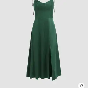 Suuuperfin grön klänning, nyskick då jag köpte fel storlek. 