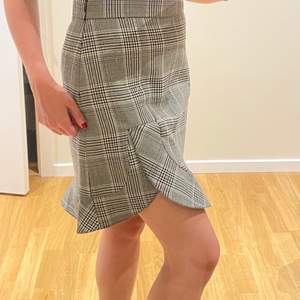 Zara skirt, it’s good choice for officee