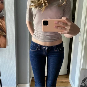 Nudie jeans  - Fina skinny nudie jeans, kommer inte till användning tillräckligt så säljer vidare. 🥹 Lånad första bild. Skriv privat för mått. Köparen står för frakt!  ❤️