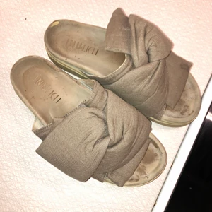 Inuikii - Säljer mina inuikii använda men jag fortfarande mycket och ge. Storlek 38  Pris kan diskuteras vid snabb affär 