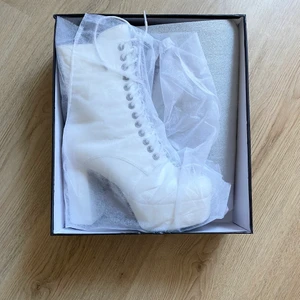 ”Adore you” ankle boots  - Helt oanvända ankle boots från lamoda. Fick dubbletter från företaget därför är dom oanvända. Kostade 600 nyskick  Skriv för fler bilder💕 