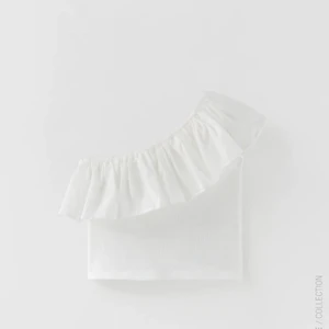 Söker zara topp! - Söker! ❤️ Kan betala ca 120kr då den kostar 119kr INNAN rean. 11-12år. Behövde lägga till någon frakt men vi kommer överens om fraktsätt!