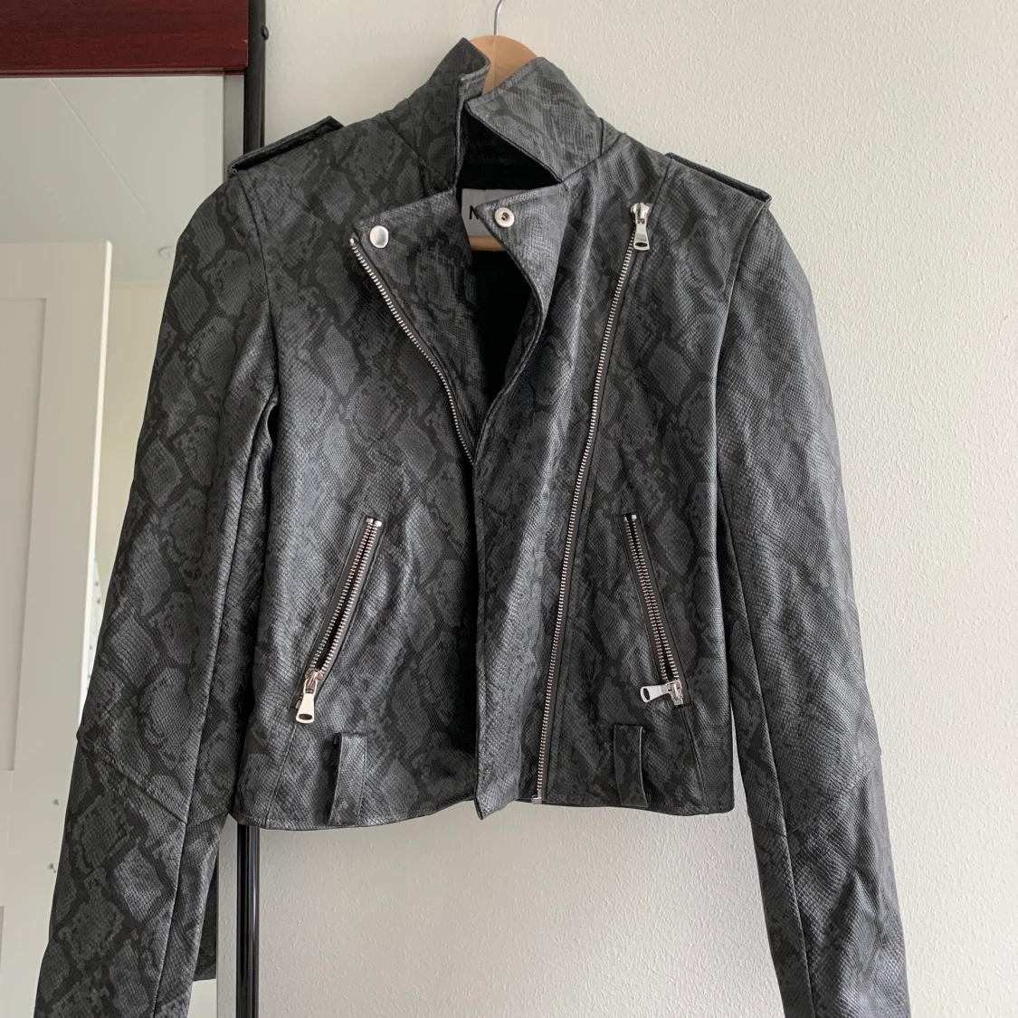 NA-KD skin jacka stel Xs