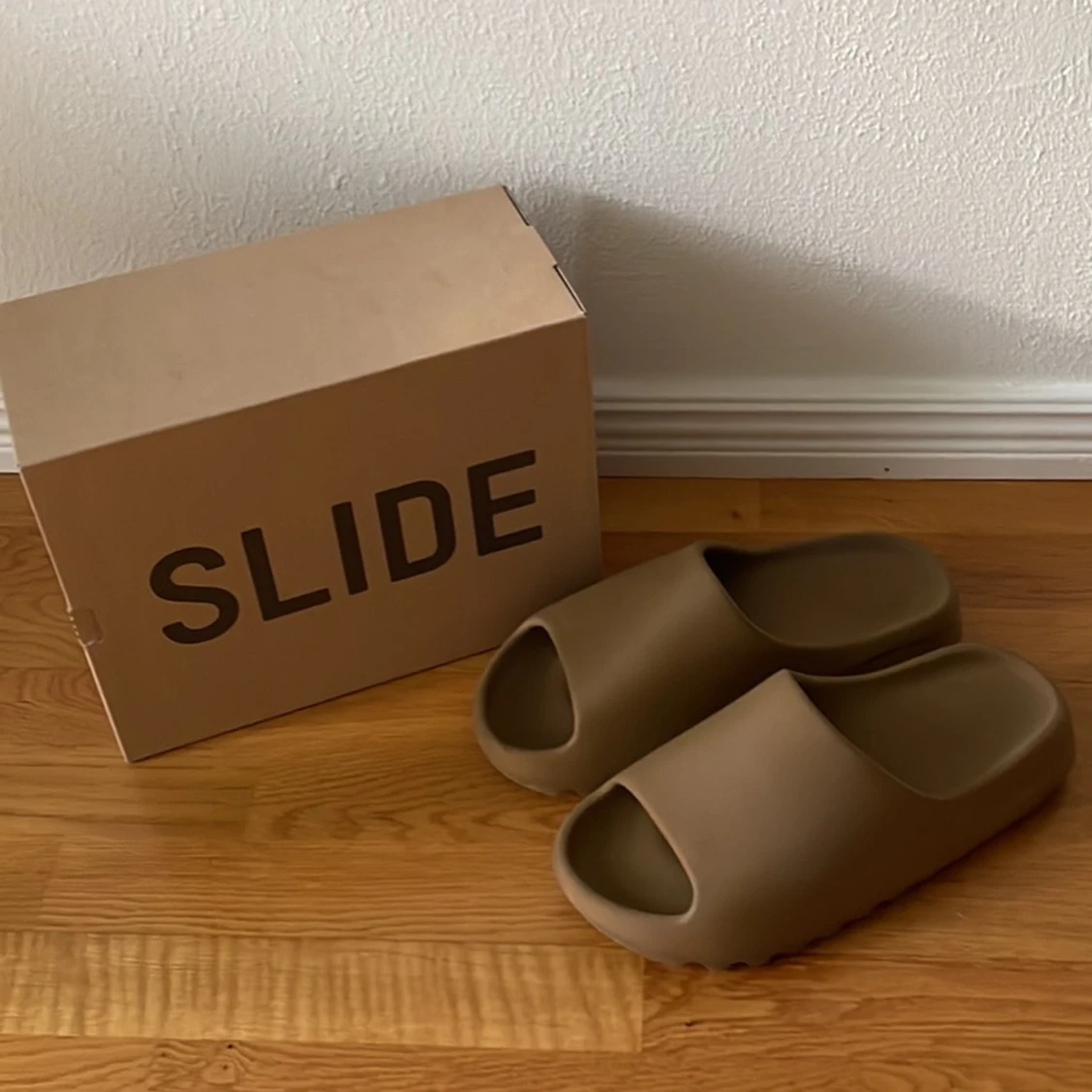 Yeezy slides - 90
