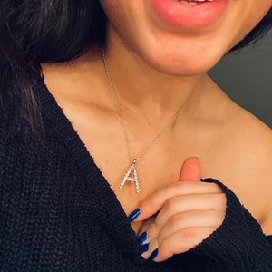 Halsband från Caroline Svedblom  - Så fint halsband men jag använder det tyvärr inte så bättre att sälja. Är som ny🥰