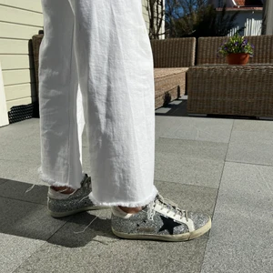 Golden Goose sneakers - NY annons! Säljer mina glittriga Golden goose skor i storlek 40. Inte använda på länga och i bra skick! Viss prutmån vid snabbt köp❤️