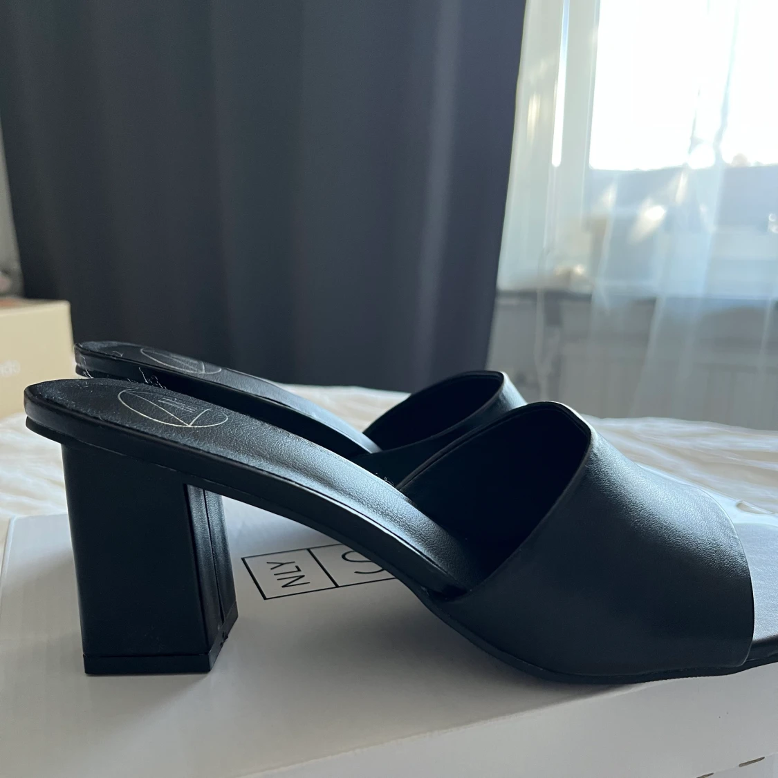 Svarta klackar  - 90