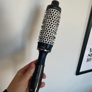 Värmluftsborste - Knappast använd värmeluftsborste från Björn axen