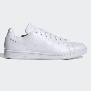 Adidas stan Smith  - Säljer nu mina vita stan Smith då de inte kommer till användning. Skriv privat för bilder! Knappt använda 