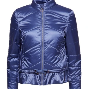 Jacka 36 ny med prislappen på  - Helt ny med prislappen kvar.  Storlek 36