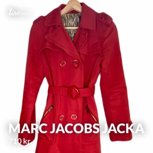 Marc Jacobs Jacka - Röd dam Jacka - perfekt till våren 