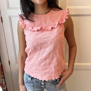 Blus!  - Så fin blus från &other sories❤️‍🔥❤️‍🔥 Storlek M men skulle säga att den passar Xs/s