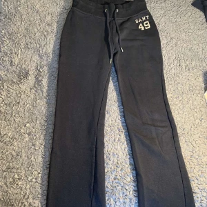 Gant mjukis - Säljer dessa snygga mjukis! De är jätte bekväma och är utsvängda, dock så börjar de bli korta på mig :(