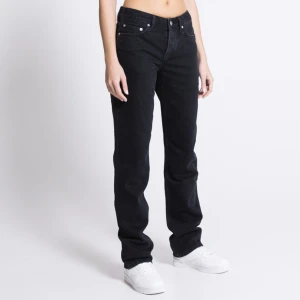 Low waist jeans - Säljer mina lågmidjade Icon jeans från lager 157 för att jag inte har använt dem mycket och är de i mycket fint skick. 250+frakt ( kan fixa egna bilder när jag är hemma från min skidsemester )