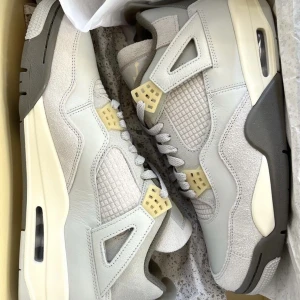 Jordan 4 Craft NYA! - Storlek 42 helt nya oanvända. Låda kvitto fins. Ny pris 3700. 