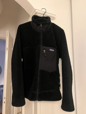 Patagonia fleece - Patagonia Retro pile i storlek M