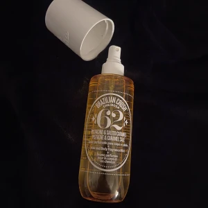 Brazilian crush 62 - Den världskända bodymisten, går att använda på kropp och hår. Luktar otroligt gott🏝️ungefär 230 ml kvar ! 