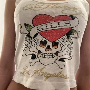 Ed hardy linne - Skitsnyggt ed hardy linne köpt  från Urban outfitters förra året! Såklart äkta och okej skick💓