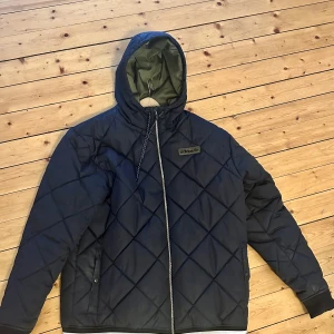 Adidas jacka  - Snygg Adidas jacka i storlek L